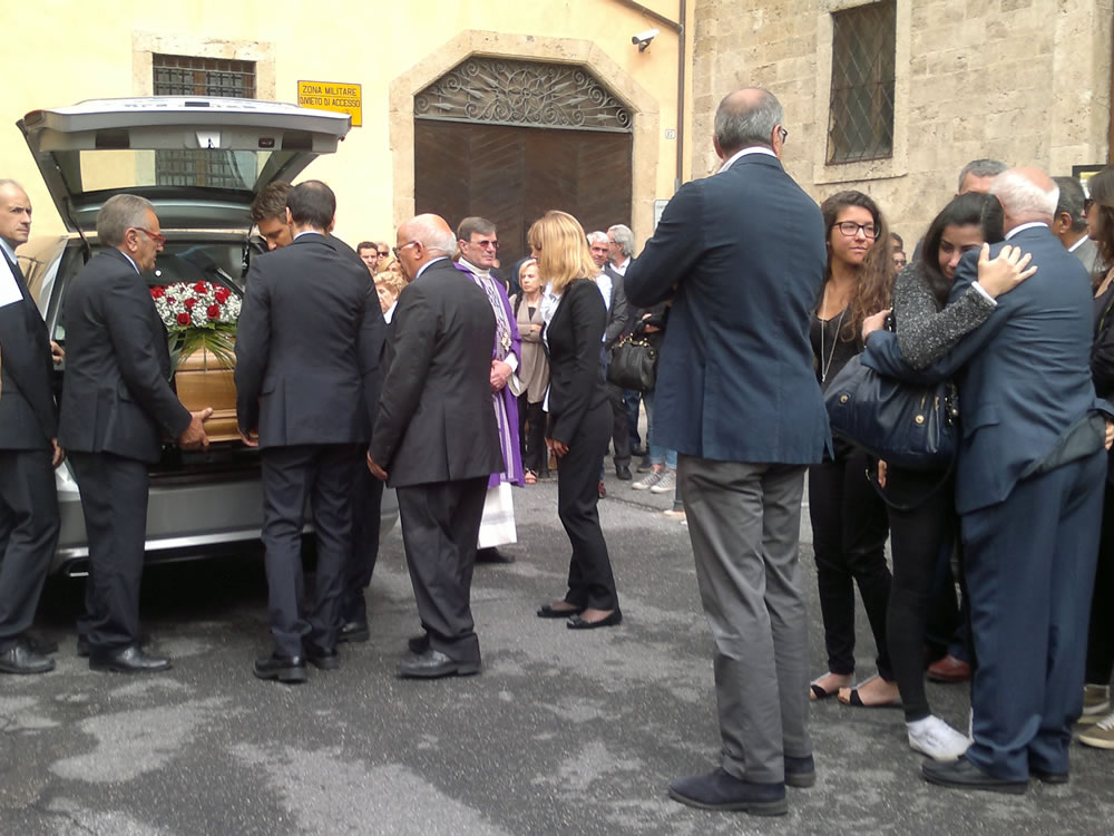 Questa mattina i funerali del dott.Tarani