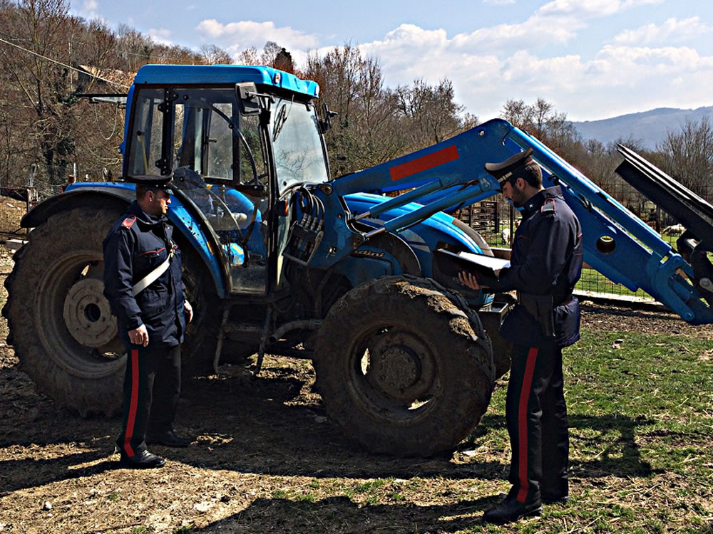 Aveva un trattore rubato e modificato. Denunciato per riciclaggio