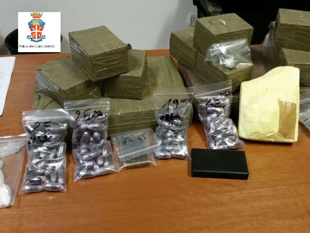 Due arresti e 30kg di droga sequestrata. Scoperta a Roma la base del rifornimento