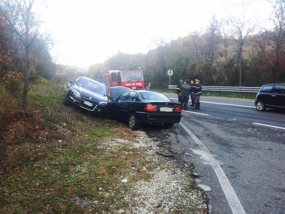 Incidente sulla Salaria per Roma. Una persona trasportata al Gemelli