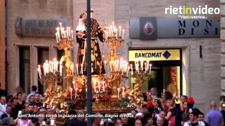RIETINVIDEO – Sant’Antonio torna in piazza del Comune, bagno di folla