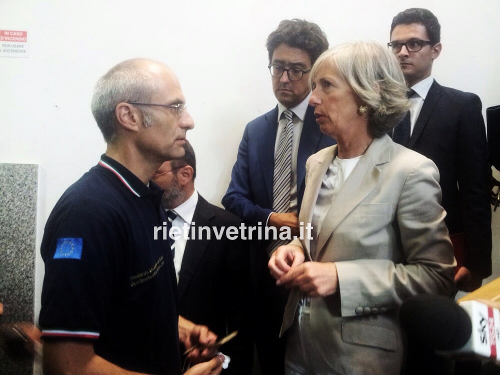 Ministro Giannini: si lavora per garantire la regolare apertura delle scuole
