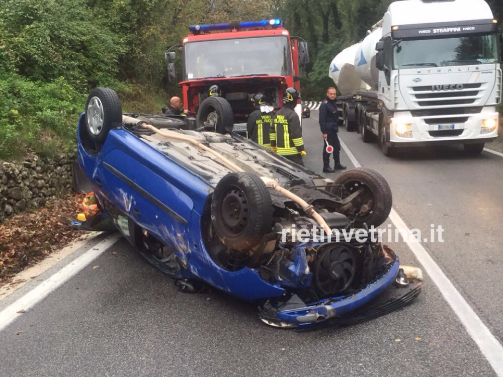 Auto si ribalta sulla Salaria per L'Aquila. Due feriti gravi