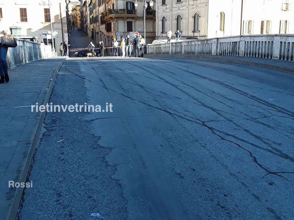 Lesionato il ponte Romano. Chiuso in via precauzionale