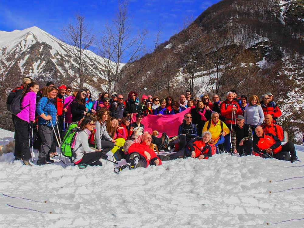 Ciaspolata in rosa sui Monti della Laga. Il Cai Amatrice festeggia le donne in chiave montanara