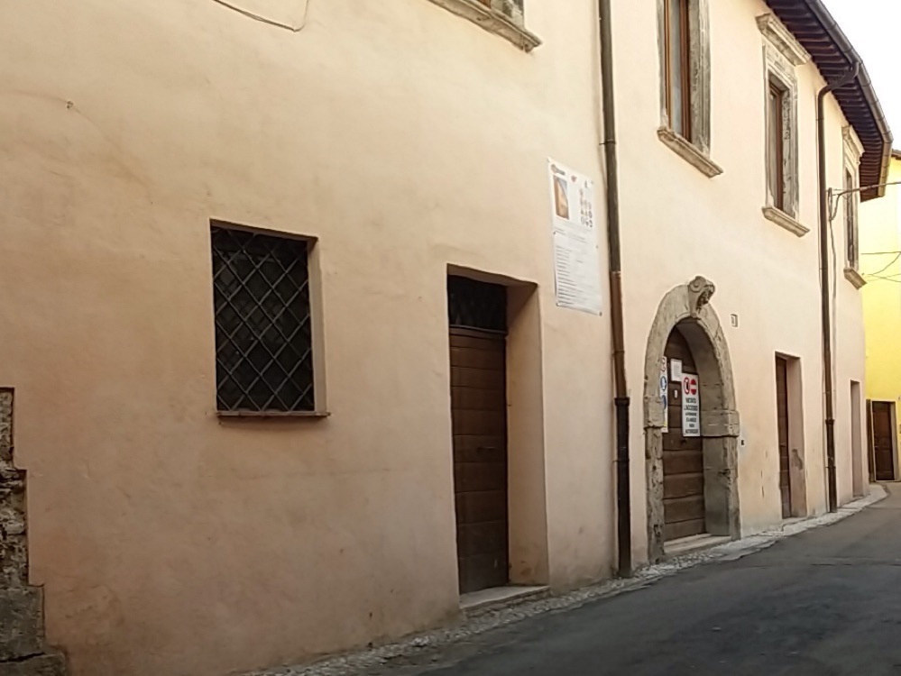 Riqualificato il complesso in via del Forno. Destinato a studenti universitari