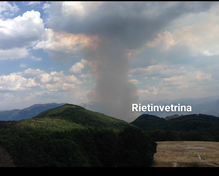 Le nostre montagne purtroppo continuano a bruciare. Foto dal Terminillo