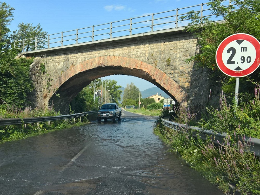 Allagato il sottopassaggio di via Mattei… a proposito di carenza d'acqua