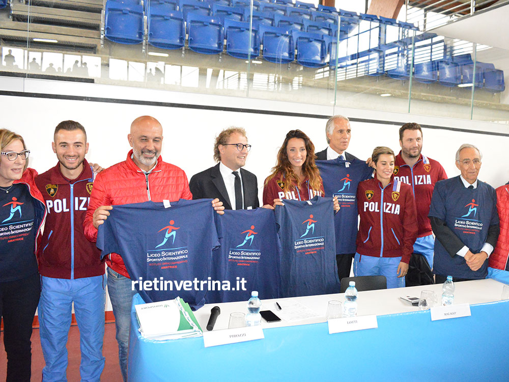 Inaugurato Palazzetto dello Sport di Amatrice. Pirozzi: "Grande giornata", Malagò: "Felice e gratificato" – LE FOTO