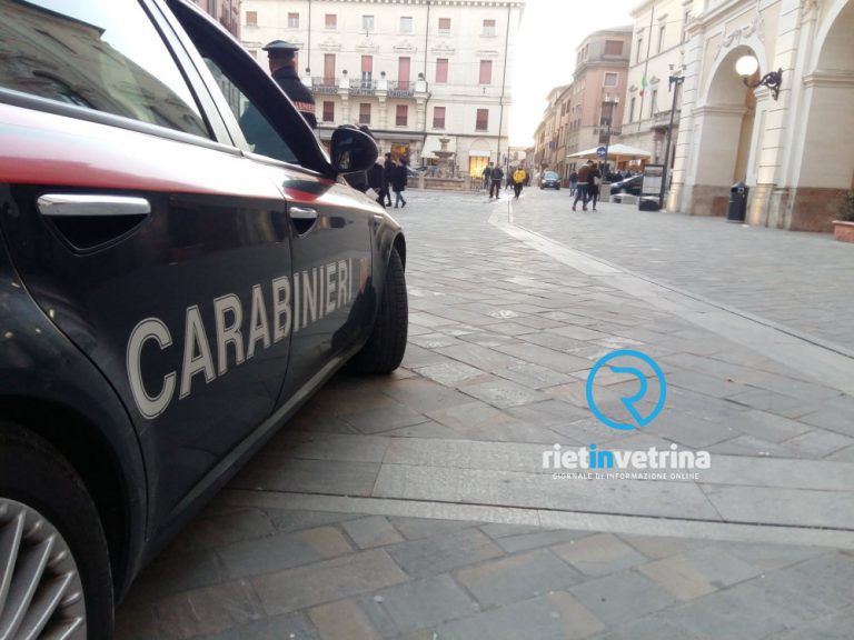 Carabinieri sequestrano dehors antistante un noto bar del centro di Rieti