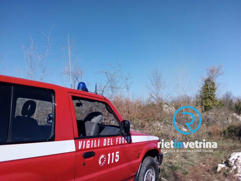 Principio di incendio a Poggio Fidoni: Vigili del Fuoco sul posto