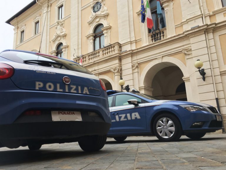 Truffa in danno di una compagnia di assicurazione. Polizia denuncia due persone