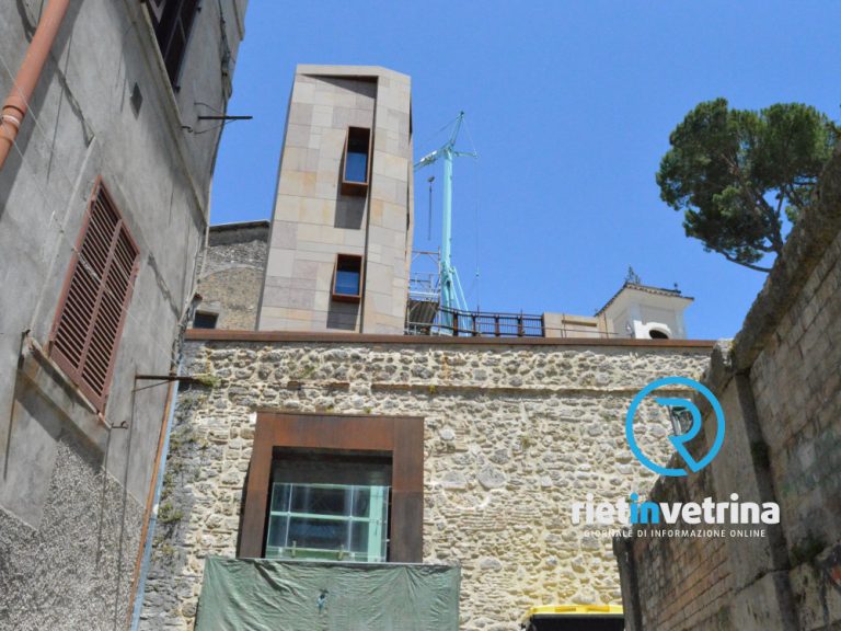 Ascensore di piazza Battisti fuori servizio