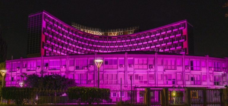 Giornata Mondiale delle Malattie Croniche Infiammatorie. Il palazzo della Regione Lazio si colora di viola