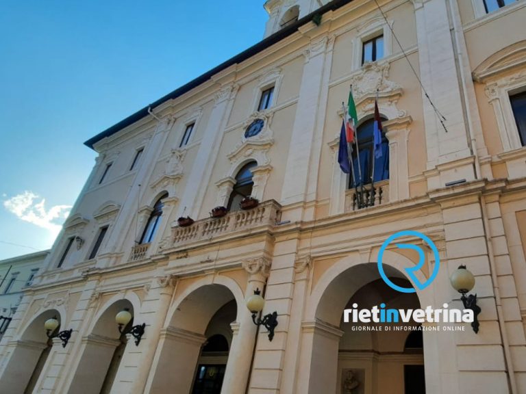 Giornata Consapevolezza sull’Autismo, il Palazzo del Comune di Rieti si colora di blu
