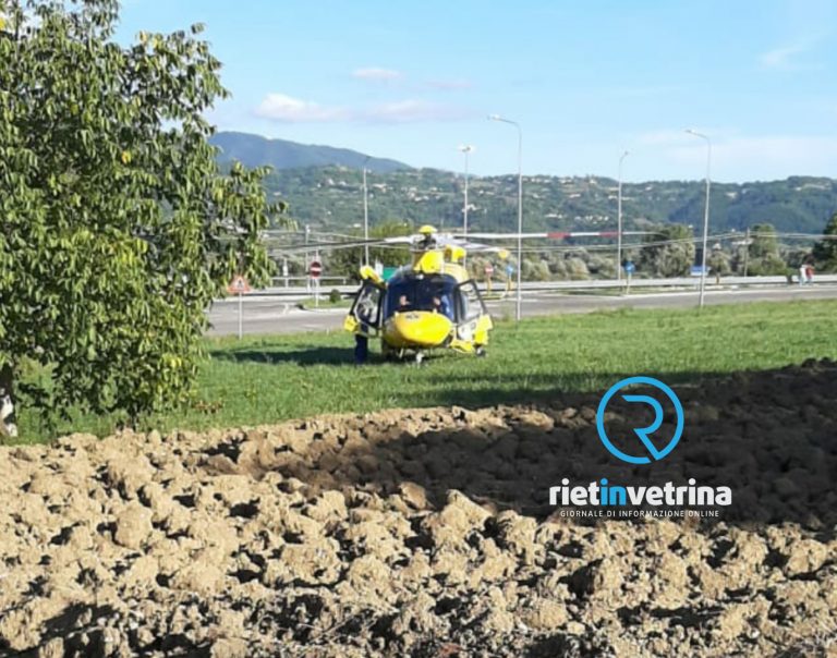 Uomo schiacciato dal proprio trattore