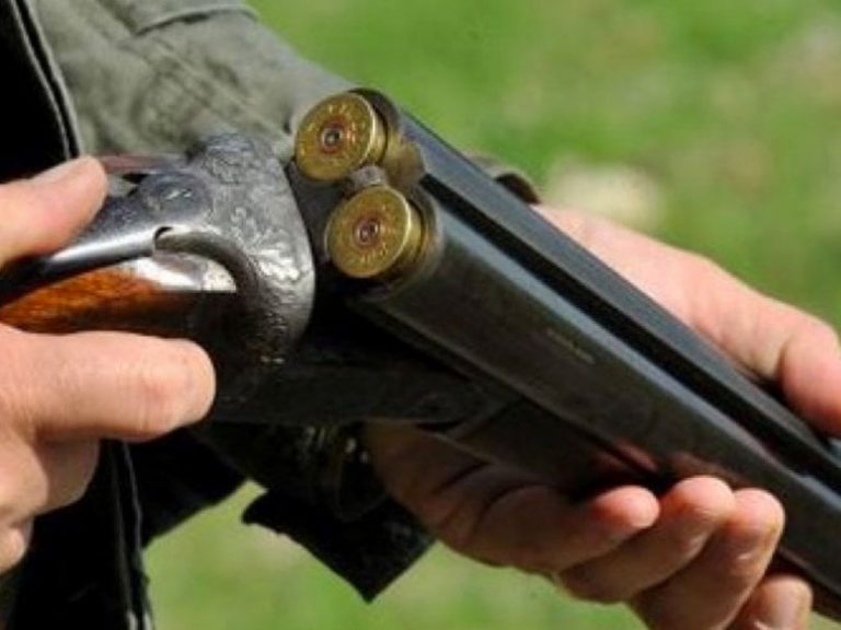 Borgorose, spara all’auto del figlio: arrestato dai Carabinieri per minaccia, danneggiamento e porto abusivo di arma