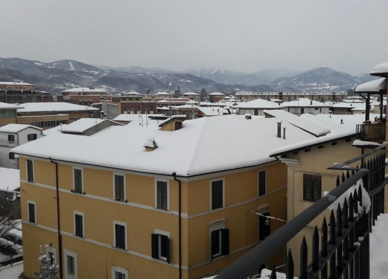 Maltempo, all’allerta neve si aggiunge quella per vento forte