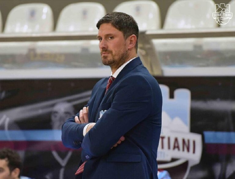 La Real Sebastiani solleva dall’incarico coach Righetti e l’assistant coach Carone
