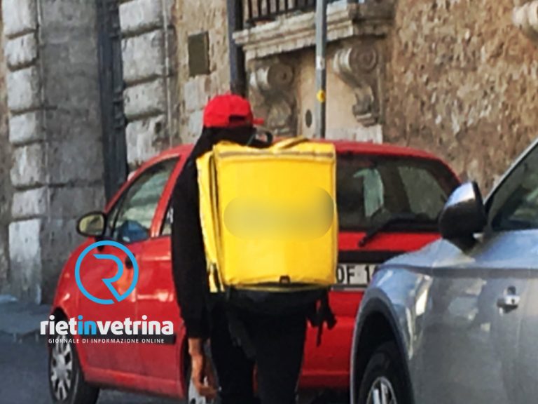 Rider, chiarite le misure di sicurezza per i lavoratori: possono ripartire le piattaforme delivery