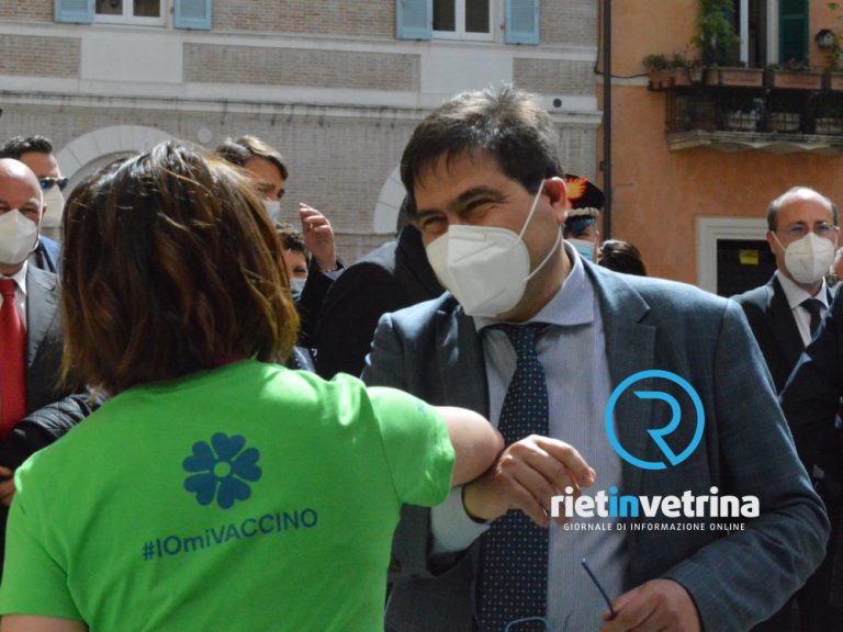 Vaccini Covid, D’Amato (AZ): “Nel Lazio ritardo organizzativo incomprensibile”