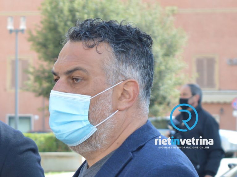 Buoni spesa, pubblicato l’avviso per le famiglie in difficoltà di Fara in Sabina. Fratini: “Vicini a chi ha bisogno”