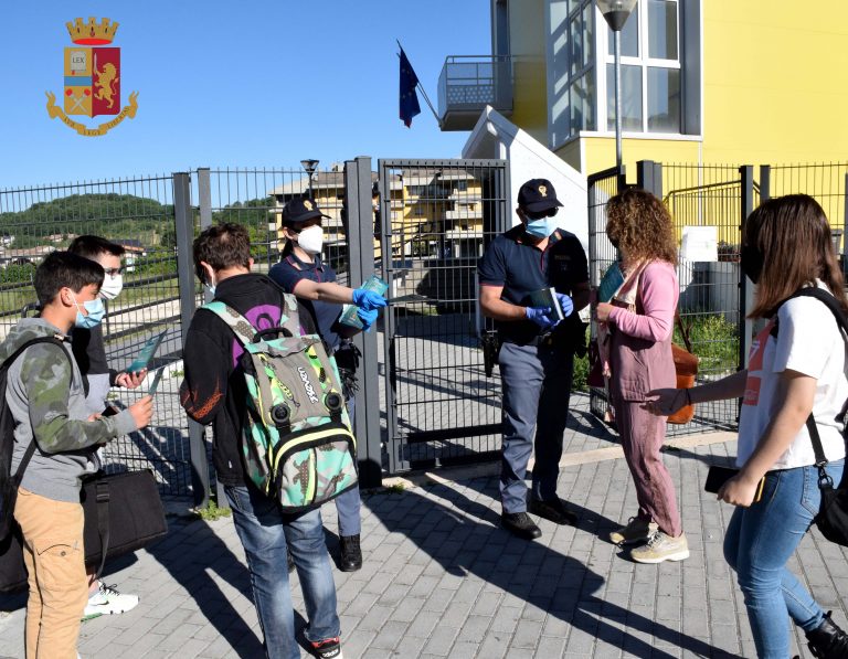La Polizia nelle scuole per la giornata internazionale dedicata ai bambini scomparsi