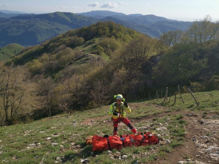 Escursionista accusa malore sul Monte Navegna. Elitrasportato al de Lellis