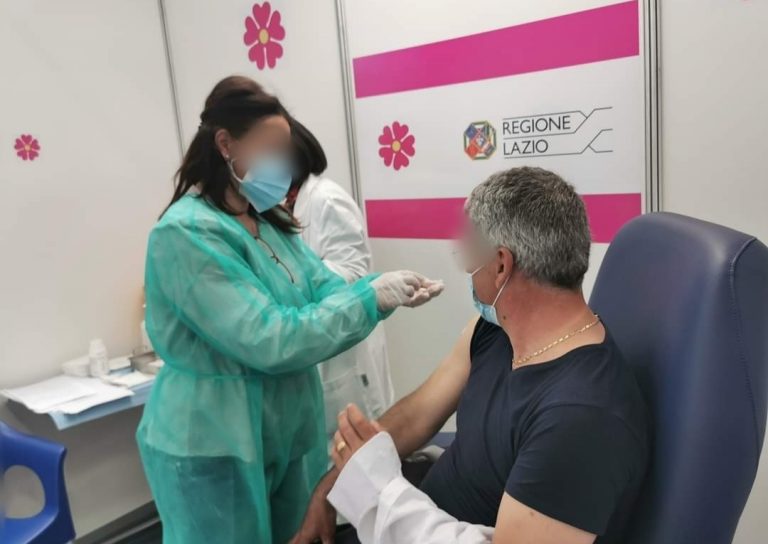 Covid, Unità di Crisi Lazio: “Esauriti gli slot per la prenotazione del Vaccino Pfizer per maggio, prenotate tutte le dosi disponibili”