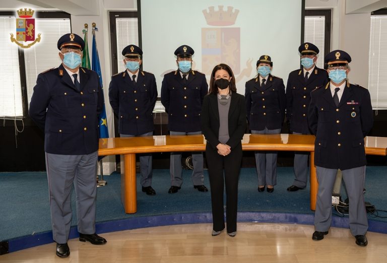 Il Questore di Rieti Maria Luisa Di Lorenzo premia gli agenti della Polizia di Stato