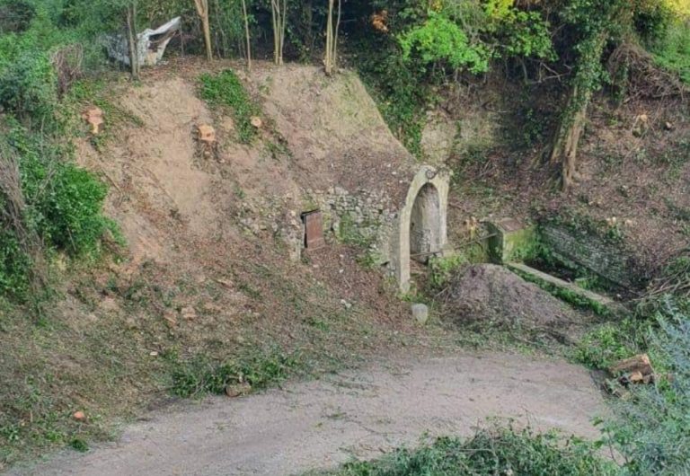 I volontari “GreenTosi” bonificano la Fontana Vecchia di Torri in Sabina