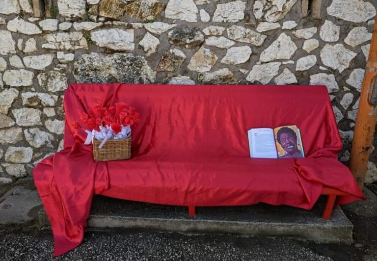 Inaugurata la Panchina Rossa di Coltodino