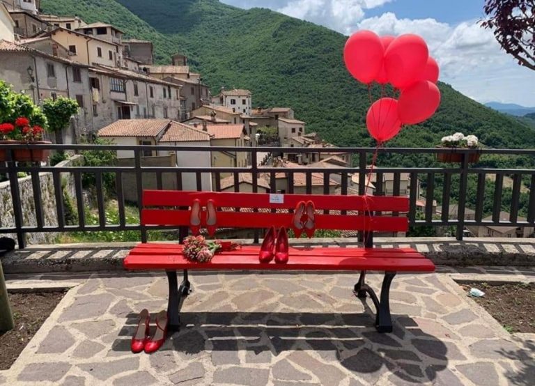Inaugurata la Panchina Rossa di Poggio Bustone