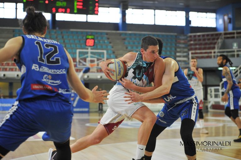 Al PalaSojourner quel che resta della Kienergia viene sconfitto 54-77. Coach Rossi: “Onorato l’impegno”