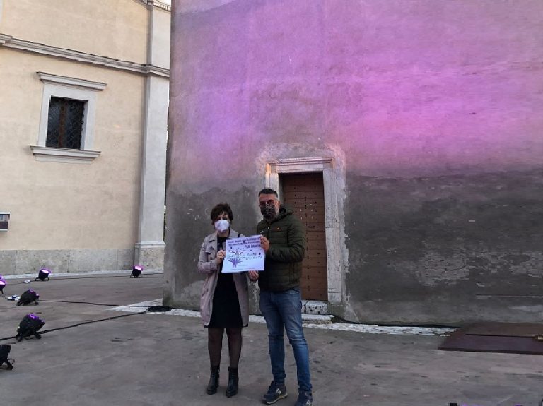 Giornata Internazionale Fibromialgia, il 12 maggio il Campanile di Fara in Sabina illuminato di viola