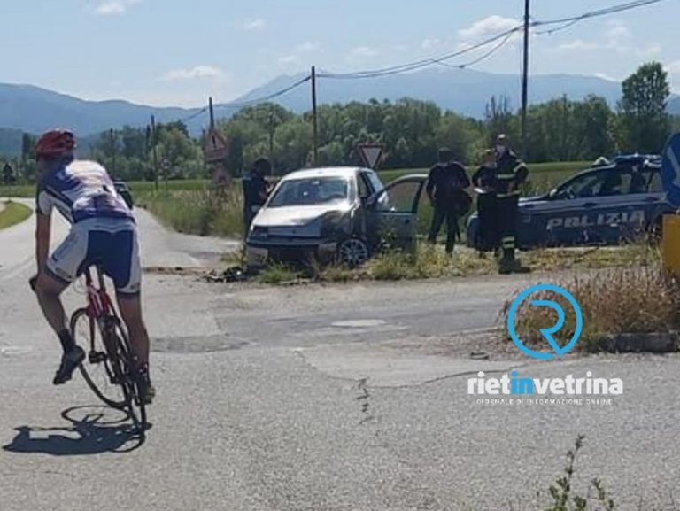 Incidente all’incrocio via Chiesa Nuova – via Comunali. Coinvolte due auto
