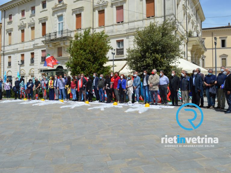 #BastaMortiSulLavoro presidio dei sindacati alla Prefettura di Rieti