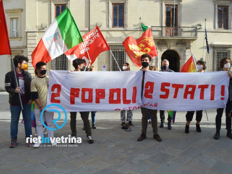 Presidio davanti alla Prefettura di Rieti per dire stop alla guerra in Palestina – LE FOTO
