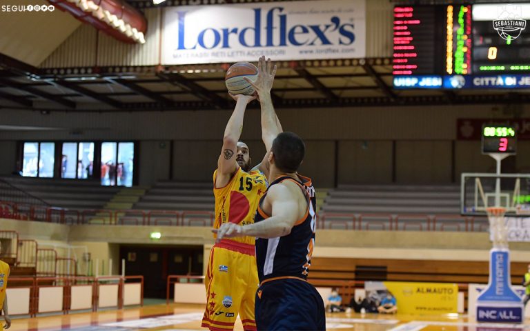 Playoff – Gara 3, la Real Sebastiani cade 68-67 contro un’ottima Jesi
