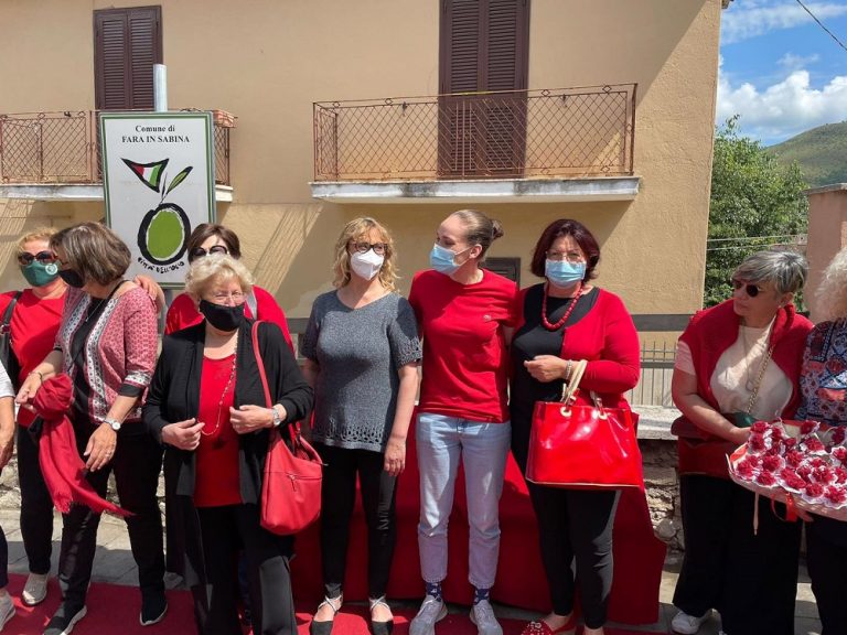 Fara in Sabina, sindaca Cuneo: “Inaugurata la quinta Panchina Rossa del nostro Comune”