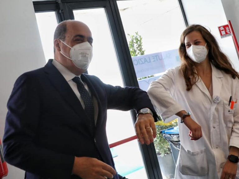 Covid, Zingaretti: “Follia e fake news su mie vaccinazioni”