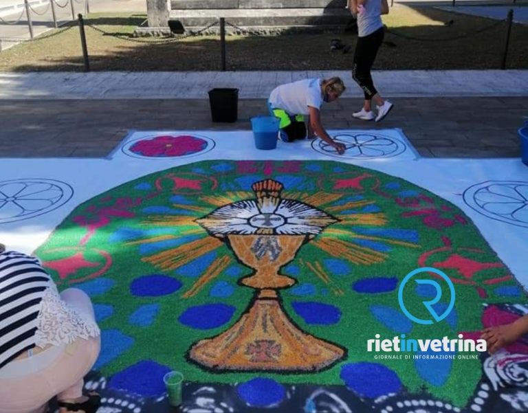 In fase di completamento il quadro della Misericordia in piazza Mazzini