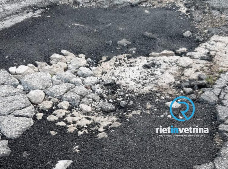 SEI TU IL REPORTER – “A Rocca di Fondi il lavoro per eliminare le buche è peggio delle buche stesse”