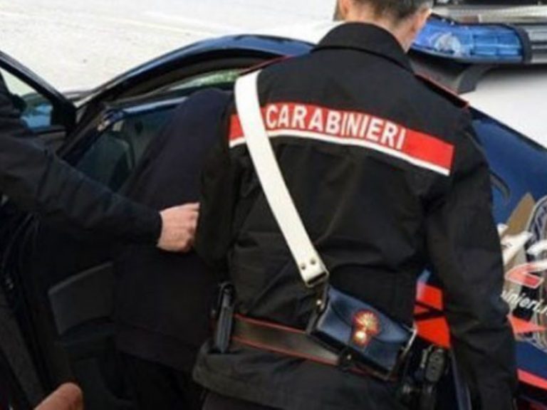 Rissa in viale de Juliis, i Carabinieri arrestano tre persone