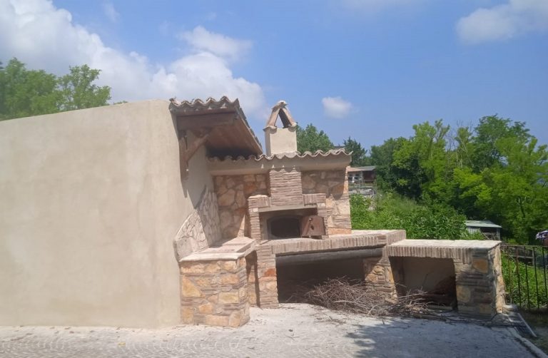 Belmonte inaugura il nuovo forno a legna comunale
