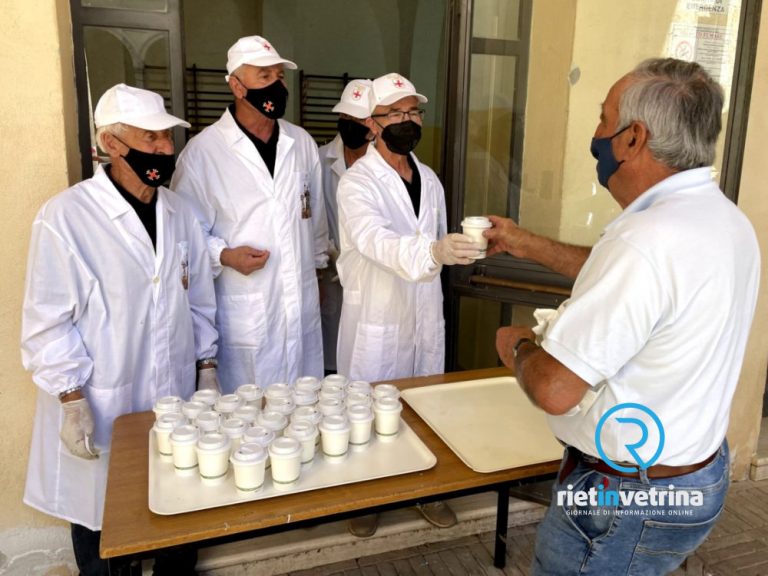Giugno Antoniano, stamattina distribuiti pane benedetto e cioccolata calda – FOTO