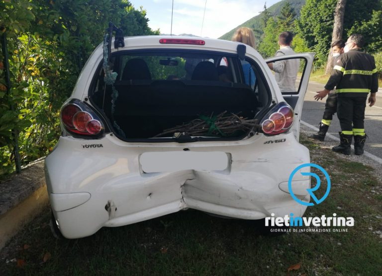 Tamponamento sulla Terminillese. Due ragazzi trasportati al de Lellis
