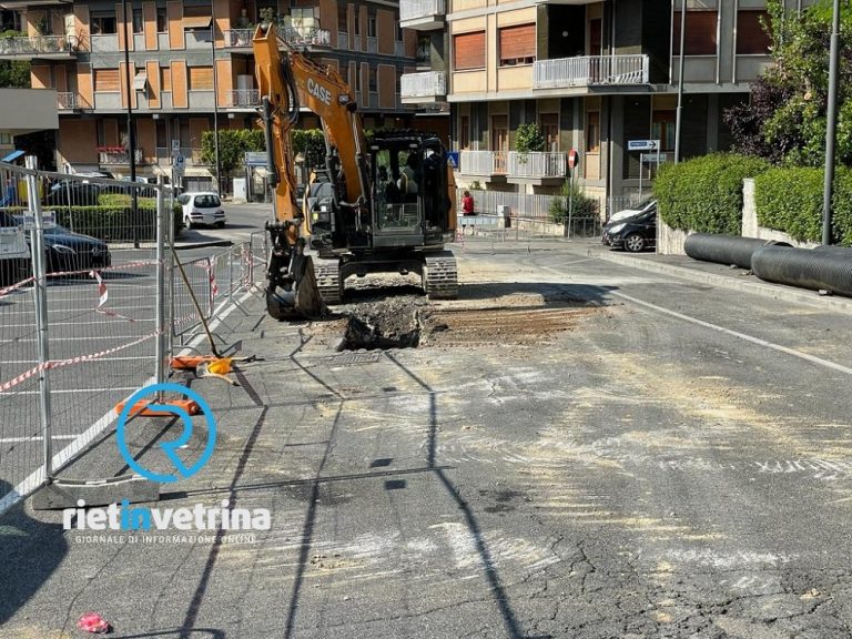 Voragine sotterranea largo Santa Barbara, lavori in corso per ripristinare il normale transito