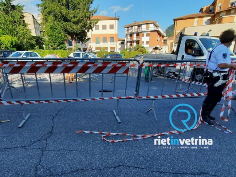 Voragine sotterranea si apre a largo Santa Barbara. Sul posto Municipale ed APS – LE FOTO