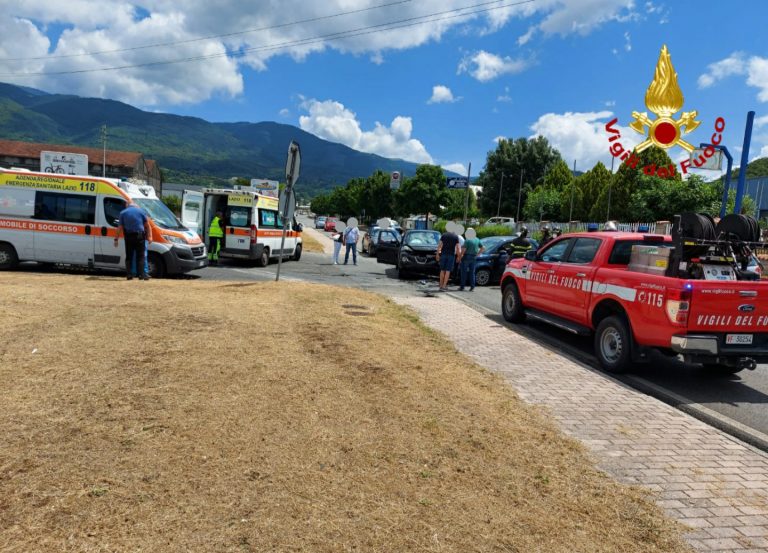 Incidente tra auto al nucleo industriale. Sul posto 118, VVF e Carabinieri